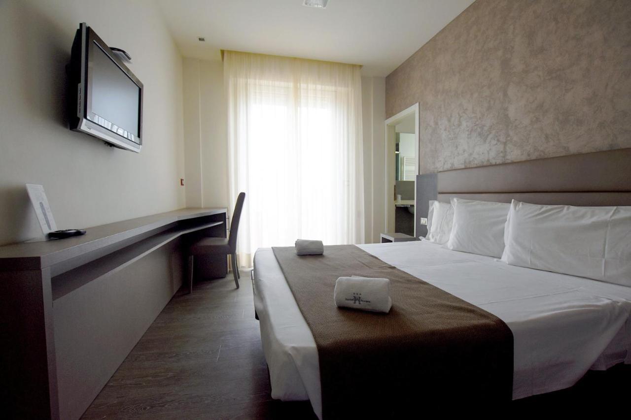 Hotel Aurora Rimini Exterior photo